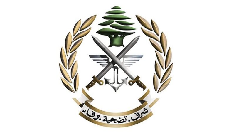 الجيش: استشهاد أحد العسكريين وإصابة ضابط وعسكري بجروح جراء انفجار جسم مشبوه بآلية للجيش في بلدة المنصوري - صور
