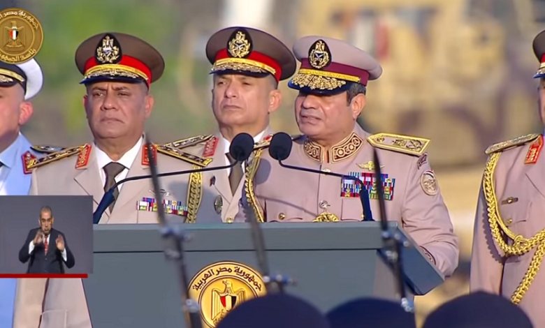 بالزي العسكري.. السيسي يوجه رسالة حاسمة لإسرائيل ويحدد شروط "التطبيع" والسلام الدائم