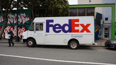 تستثمر شركات UPS وFedEx وعمالقة الخدمات اللوجستية في ازدهار الرعاية الصحية