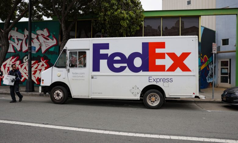 تستثمر شركات UPS وFedEx وعمالقة الخدمات اللوجستية في ازدهار الرعاية الصحية