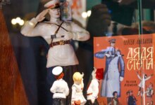 Мемориальный кабинет Михалкова хранит память о прежнем владельце, но остается "рабочим".