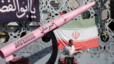 حرب إيران على الهواء مباشرة: الولايات المتحدة تقصف المدن الإيرانية مرة أخرى مع اشتداد المواجهة في هرمز | الحرب الأمريكية الإسرائيلية على أخبار إيران