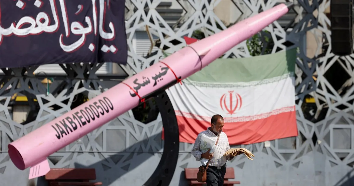 عاجل | حرب إيران على الهواء مباشرة: الولايات المتحدة تقصف المدن الإيرانية مرة أخرى مع اشتداد المواجهة في هرمز | الحرب الأمريكية الإسرائيلية على أخبار إيران - صورة مميزة صورة مميزة: عاجل | حرب إيران على الهواء مباشرة: الولايات المتحدة تقصف المدن الإيرانية مرة أخرى مع اشتداد المواجهة في هرمز | الحرب الأمريكية الإسرائيلية على أخبار إيران
