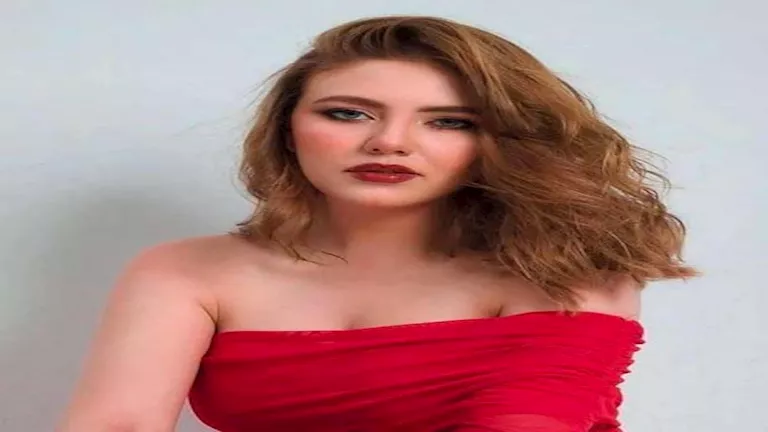 رحمة حسن تخطف الأنظار بإطلالة كاجوال.. كيف نسقتها؟