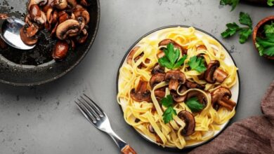طريقة عمل باستا بصوص الفطر البري وزيت الترافل - وصفات طبخ - أطباق الخضار