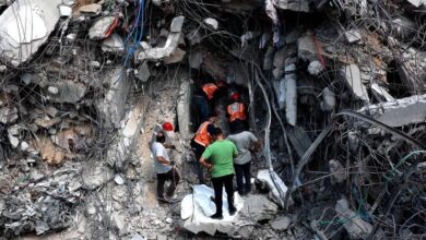 عاجل | بين الركام والانتظار.. عائلات في غزة تبحث عن رفات أحبائها بعد أكثر من عامين على الحرب