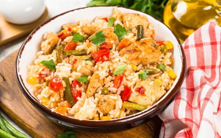عاجل | طريقة عمل أرز بالخضار المشوية وصدور الدجاج – وصفات طبخ