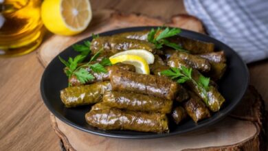 عاجل | طريقة عمل ورق العنب المحشي بالأرز ودبس الرمان – وصفات طبخ