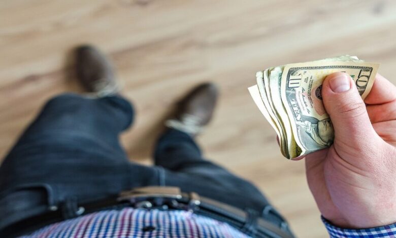 عاجل | لمواجهة التضخم.. هذه الولاية ترفع قيمة إعانات البطالة لملايين العمال