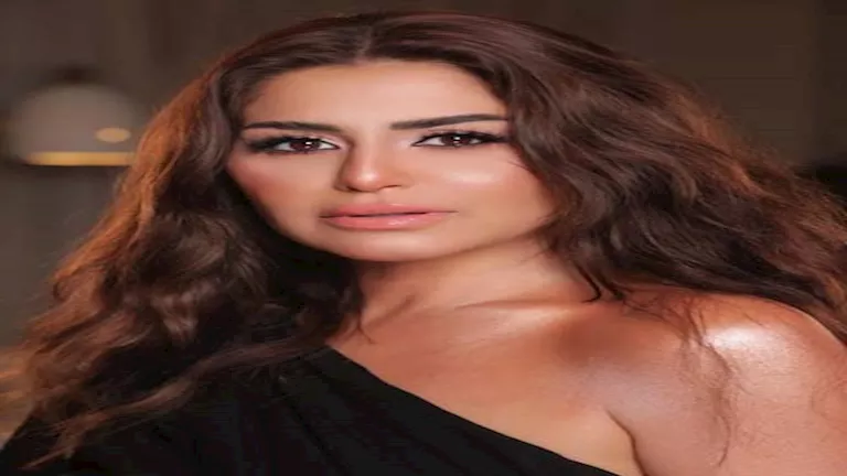 عاجل | منة فضالي تتألق بلوك أنيق.. كيف نسقته؟