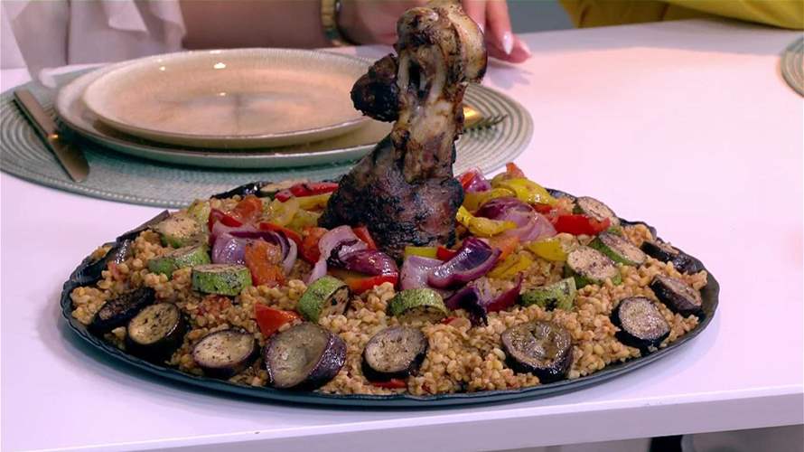 عاجل | موزات لحم الغنم والخضار المشوية… طبق شهي مع الشيف فادي زغيب (فيديو)