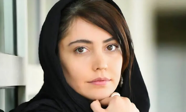 عاجل | نجمة سينمائية إيرانية تفوز بجائزة أفضل ممثلة في مهرجان شنغهاي السينمائي وتهديها لشهداء ميناب