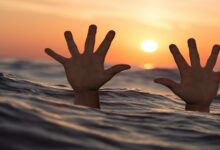 عملية إنقاذ تتحول لمأساة.. مصرع 5 أشخاص خلال محاولة إنقاذ سباح في نهر بولاية أوهايو