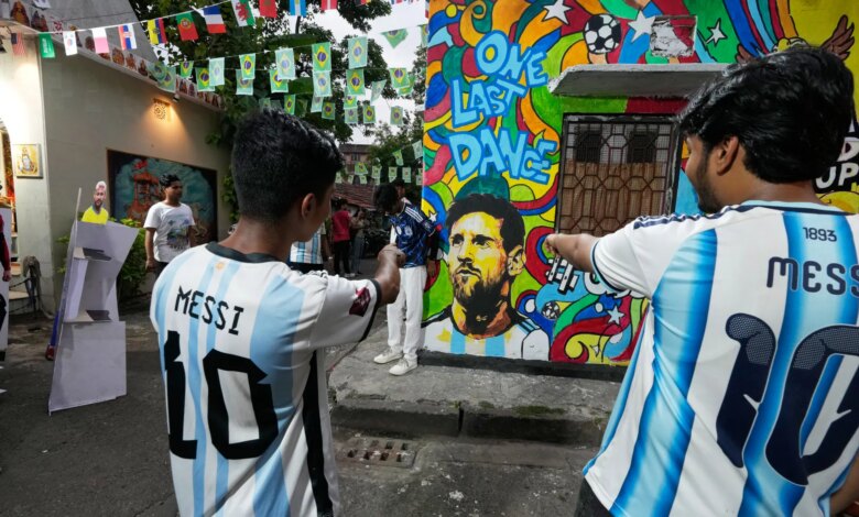 كولكاتا تغني لميسي مع انتشار حمى كأس العالم | كأس العالم 2026