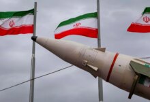 واشنطن تصعّد هجماتها لليلة العاشرة وطهران تفعّل الدفاعات حول بوشهر | أخبار