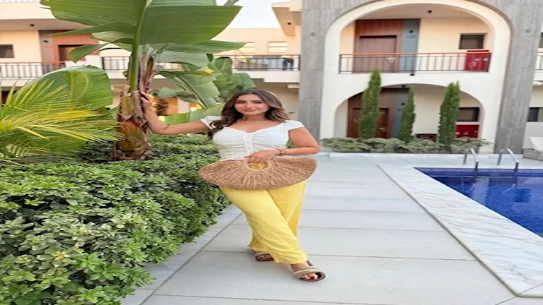 هلا السعيد تتألق بإطلالة كاجوال أنيقة كيف نسقتها؟