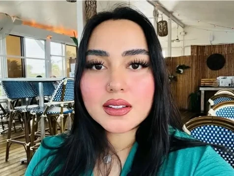 أثناء ارتداء ملابسها   سقوط في  دورة مياه  ينهي حياة فنانة