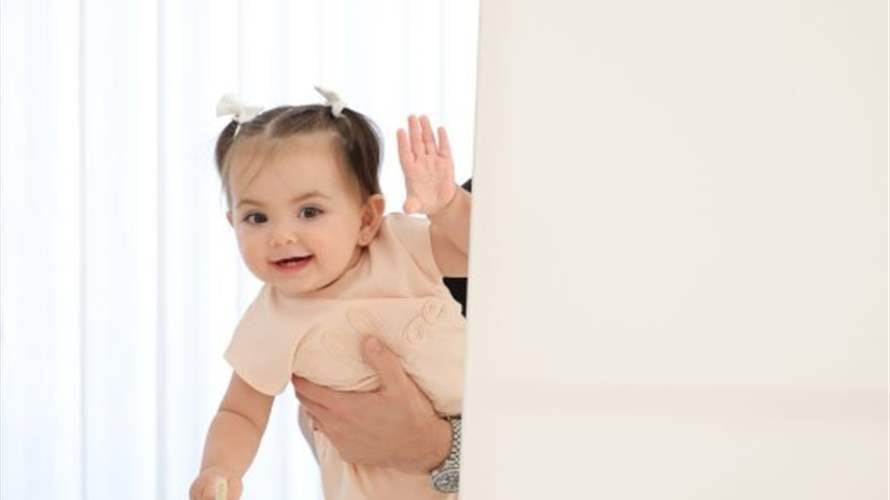 ملكة جمال لبنان سابقة تعلن انتظار مولودها الثاني  وابنتها الكبرى