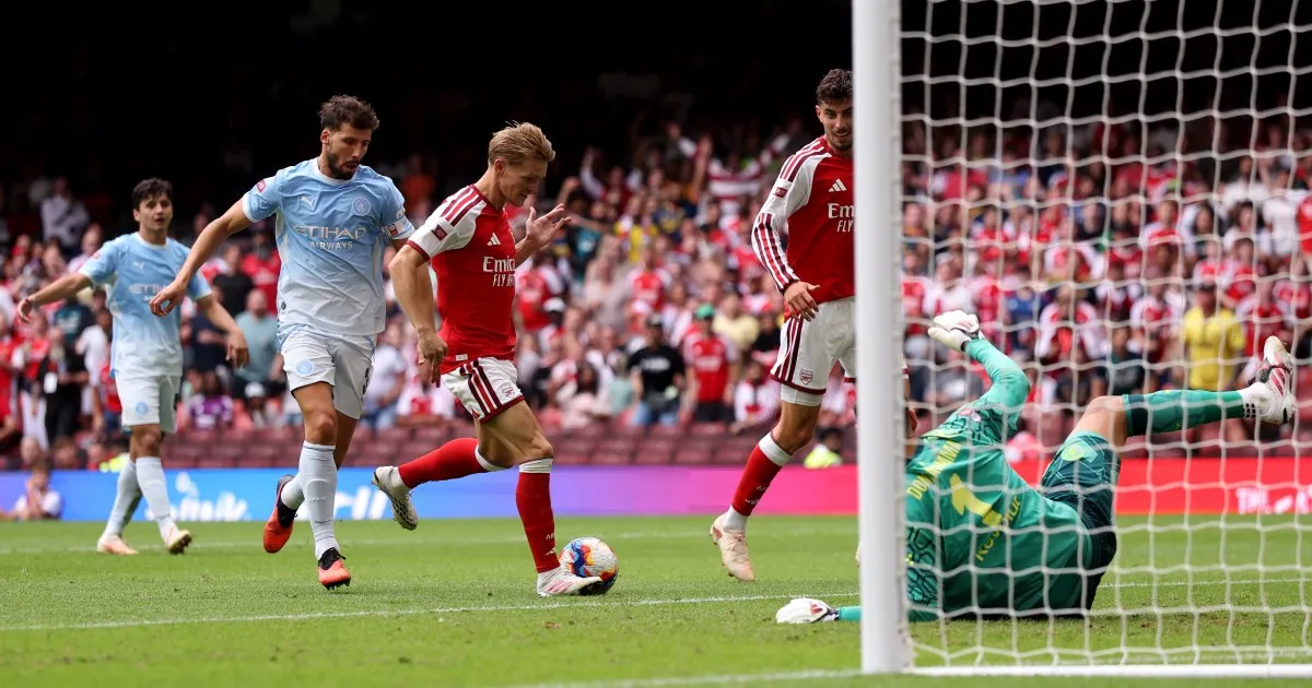 عاجل | آرسنال يفوز على مانشستر سيتي 3-0 في درع المجتمع | أخبار كرة القدم - صورة مميزة صورة مميزة: عاجل | آرسنال يفوز على مانشستر سيتي 3-0 في درع المجتمع | أخبار كرة القدم