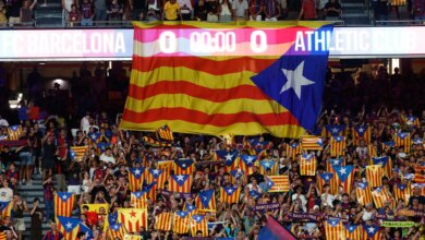 برشلونة يلغي تكريم إسبانيا في كأس العالم وسط دعم جماهيره للعلم الكاتالوني | أخبار كرة القدم