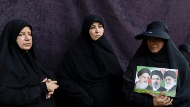 تحديثات حية: طهران تقول إن مضيق هرمز "تحت سيطرة إيران" بعد أن هدد ترامب بأن الولايات المتحدة قد "تحتفظ به"