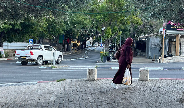 عاجل | استطلاع: 8 مقاعد لقائمة مشتركة ثلاثية… نحو خُمس الإسرائيليين فكّروا بالهجرة من البلاد