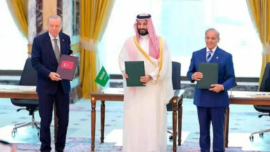 لماذا استُبعدت القاهرة من الاتفاق الثلاثي بين الرياض وإسطنبول وإسلام آباد؟