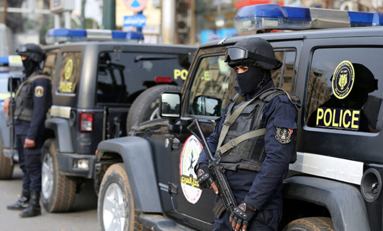 مصري يقتل سيدة على الشاطئ بالضربة القاضية