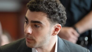 من المقرر أن تبدأ جلسة استماع لويجي مانجيوني وسط مناقشات حول احتمال الاعتراف بالذنب في التهم الفيدرالية
