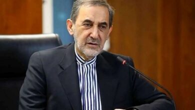 ولایتي: اليوم تدفع العائلة الأميركية تکالیف مقامرة قادتها نقدا 
