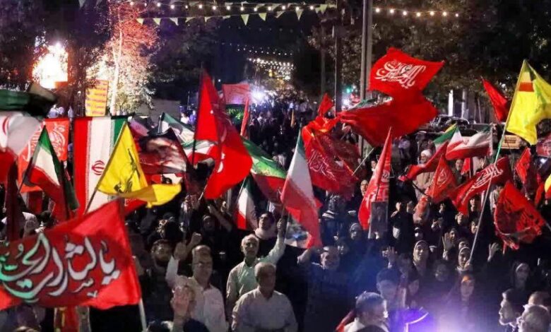 200 ليلة من الحضور الملحمي للشعب الايراني في الساحات والميادين