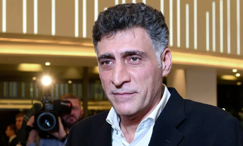 أنقذ رضيعا من حريق.. سائق جرافة روسي يحصد جائزة كيوسايان