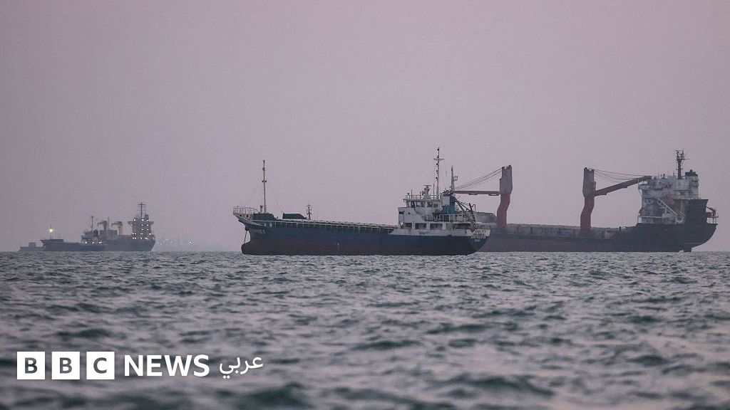 إيران والولايات المتحدة تتبادلان الهجمات على ناقلات نفط قرب مضيق هرمز وجزيرة خرج - صورة مميزة صورة مميزة: إيران والولايات المتحدة تتبادلان الهجمات على ناقلات نفط قرب مضيق هرمز وجزيرة خرج