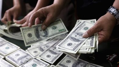 الدولار يرتفع والأسواق تترقب أول رفع للفائدة الأميركية منذ أكثر من عامين