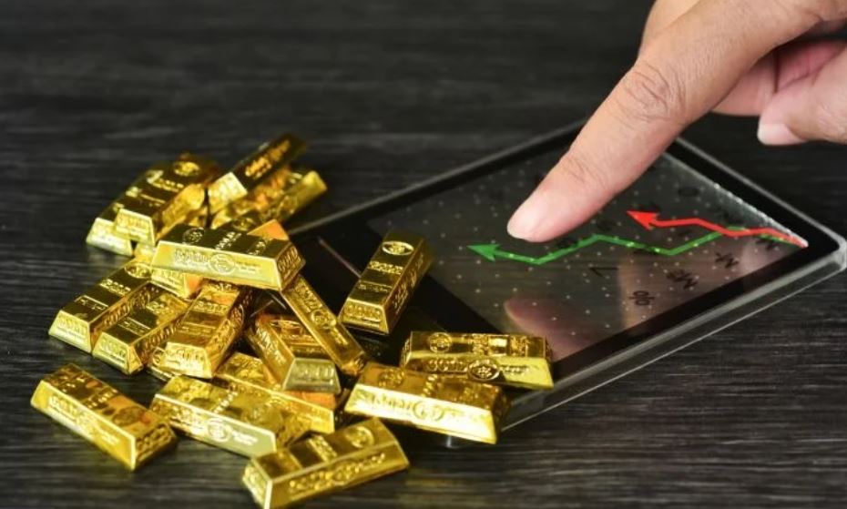 الذهب يهبط مع تنامي توقعات رفع الفائدة بفعل مخاوف التضخم