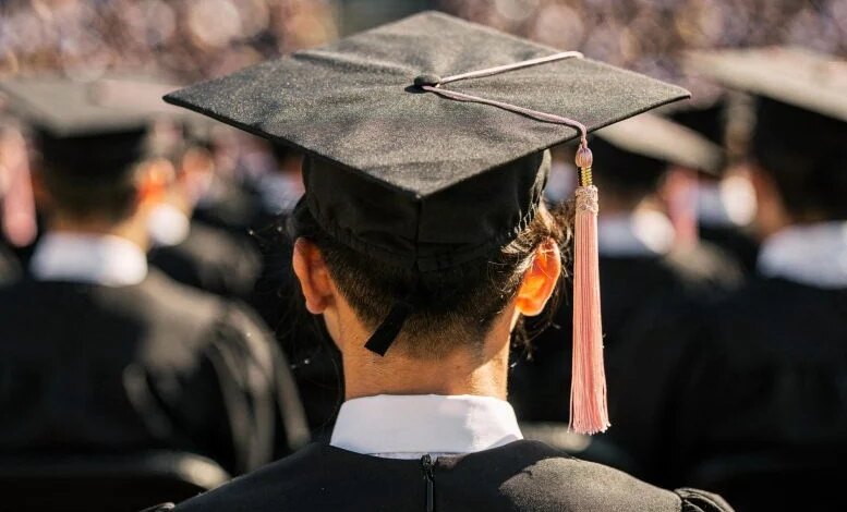 تعتبر اختلالات التوازن بين الجنسين في التخصصات الجامعية أكثر تعقيدًا مما تبدو عليه