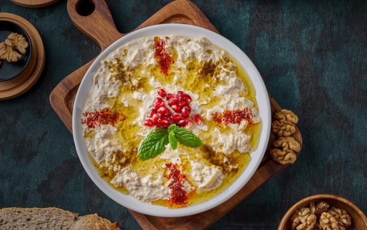 تغميسة اللبنة بالجوز الشهية