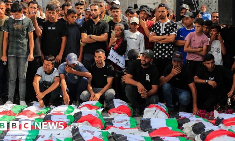 حرب غزة: تشييع رفات أكثر من 100 قتيل فلسطيني انتشلوا من تحت الأنقاض