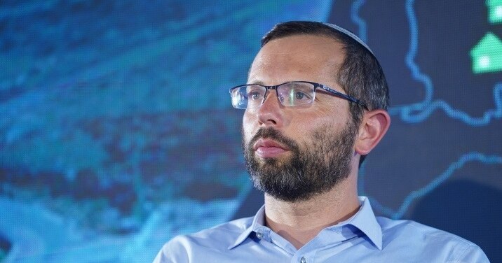 رئيس مجلس المستوطنات بالضفة يدعو لعملية واسعة ضد السلطة