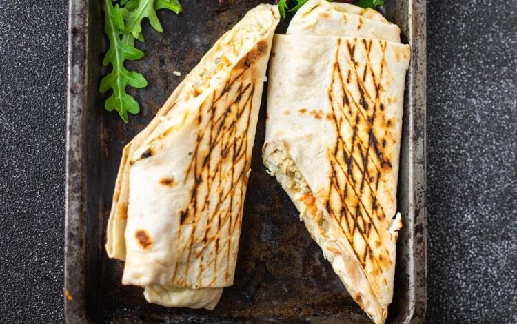 شاورما الحلوم بصوص الطحينة