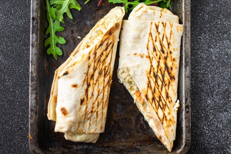 صورة مميزة: شاورما الحلوم بصوص الطحينة