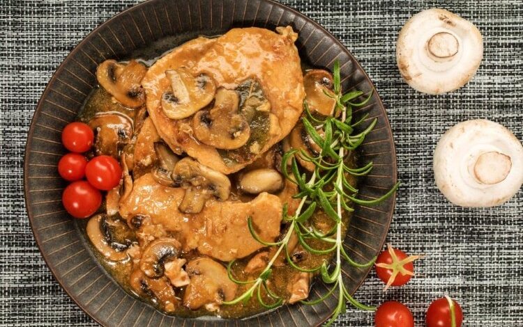 طريقة عمل ستيك دجاج بصلصة الفطر – وصفات طبخ – وصفات دجاج