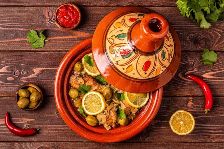 طريقة عمل طاجن دجاج بالزيتون – وصفات طبخ - صورة مميزة طريقة عمل طاجن دجاج بالزيتون – وصفات طبخ