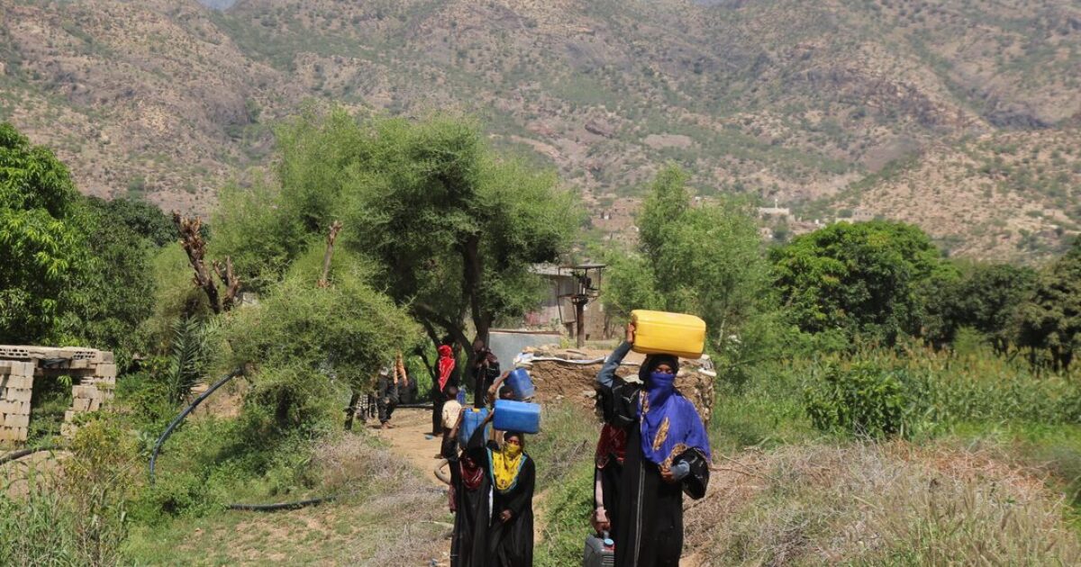 قتلى وجرحى بضربة في تعز.. روايتان متعارضتان حول هدف الهجوم عند مفرق ماوية