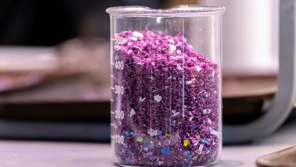 نوع جديد من البلاستيك يتبخر عند تسخينه ثم يعيد تجميع نفسه: ScienceAlert