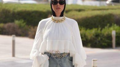 6 أفكار لتنسيق الدنيم للمحجبات في الخريف من وحي مدونات الموضة