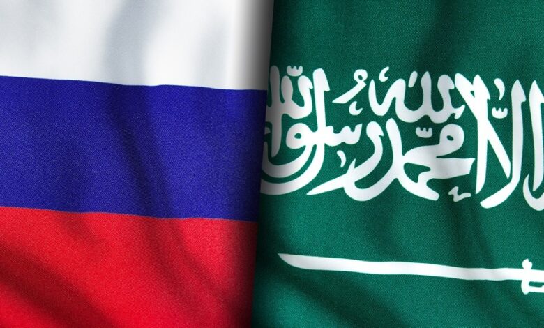“روس كوسموس” ووكالة الفضاء السعودية تستعرضان تطور الرحلات المأهولة