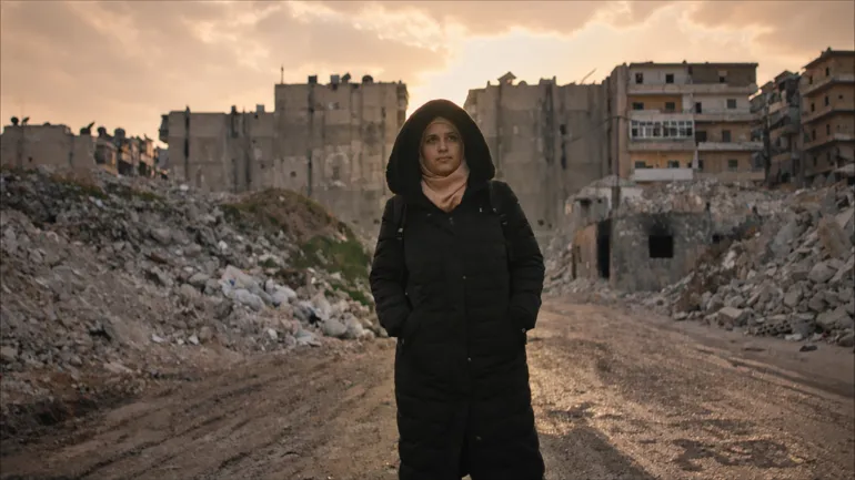 من طفلة سورية تبيع السجائر في شوارع تركيا إلى بطلة فيلم.. ما قصة إسراء؟ | منوعات من طفلة سورية تبيع السجائر في شوارع تركيا إلى بطلة فيلم.. ما قصة إسراء؟ | منوعات