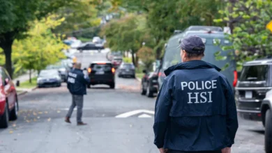 أصدر أقارب النائبة إلهان عمر مذكرات استدعاء كجزء من التحقيق بشأن الهجرة