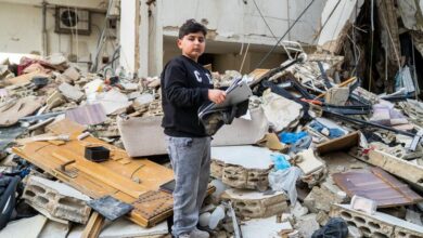 أطفال لبنان يدفعون نحو الجوع والعمل ويحرمون من التعليم